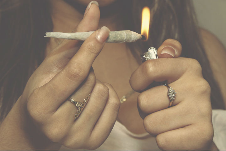 11 Ways To Spot A Fellow Stoner